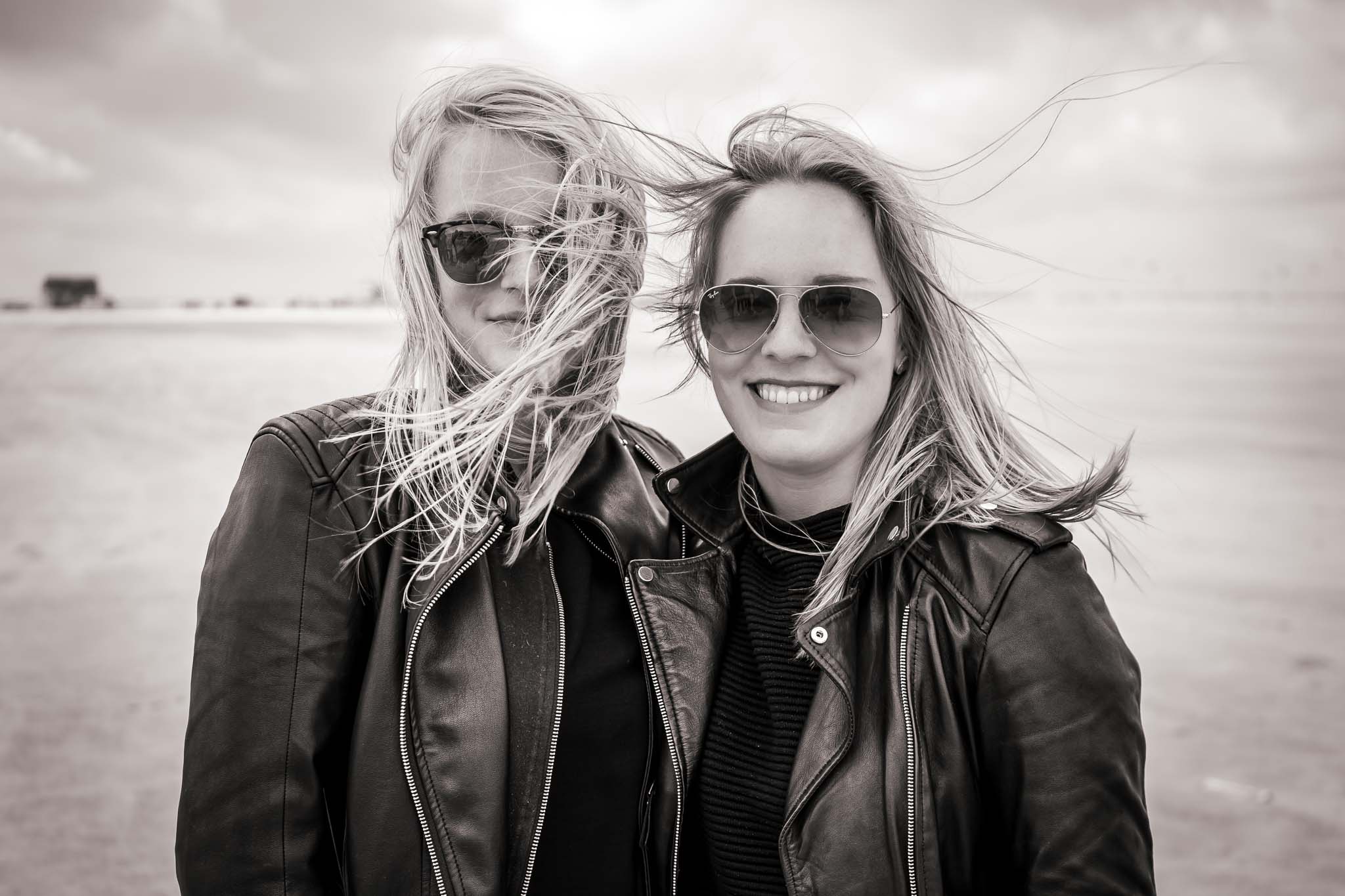 Fotoshooting am Strand bei Wind und Wetter
